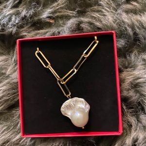 Long necklace baroque never worn new - mother of pearl